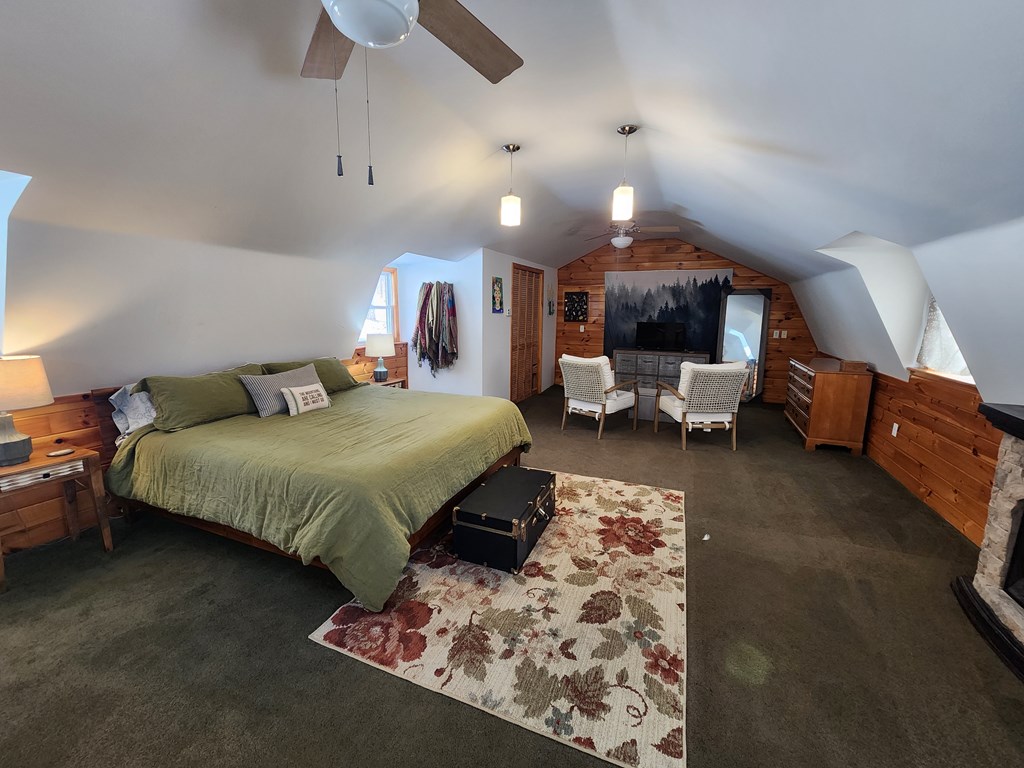 176 Ford Hill Rd