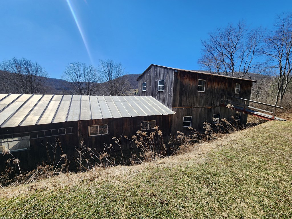 1656 Rt 44 North