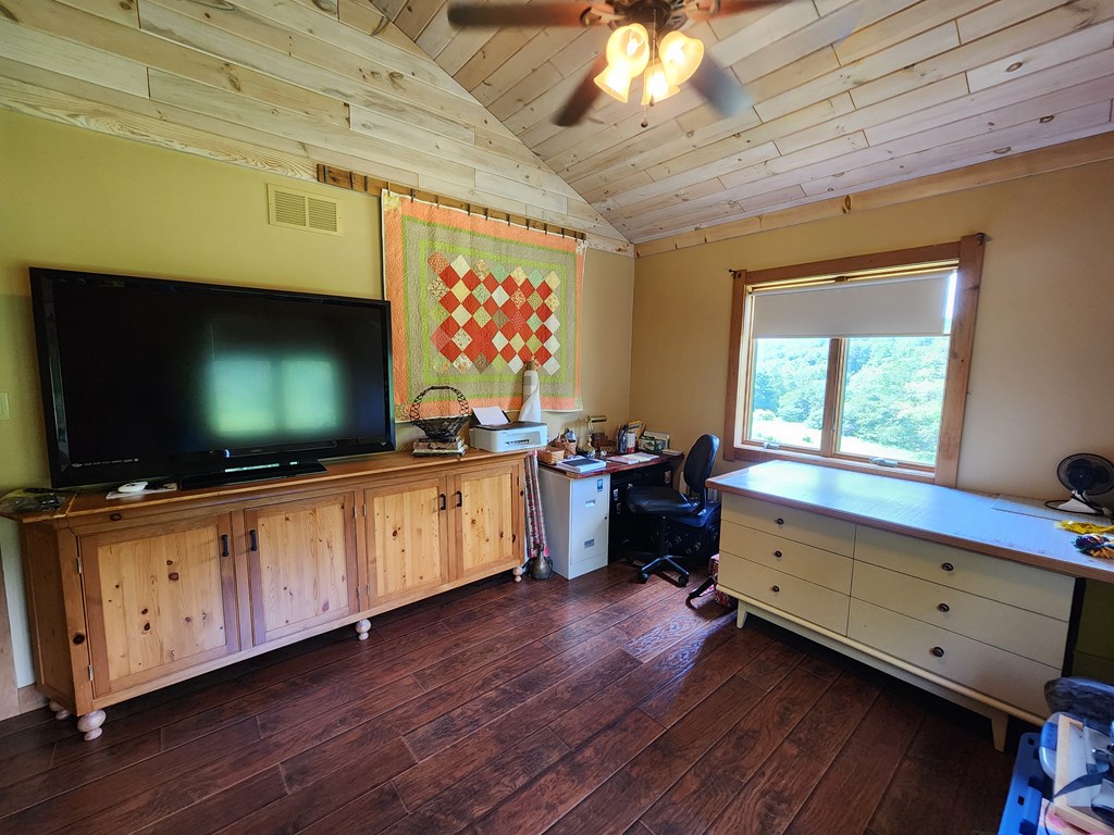 350 Brown Rd