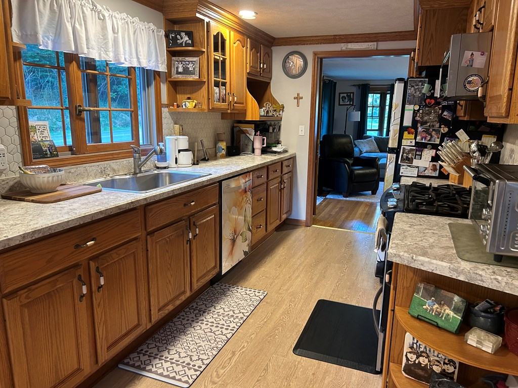 656 North Hollow Road
