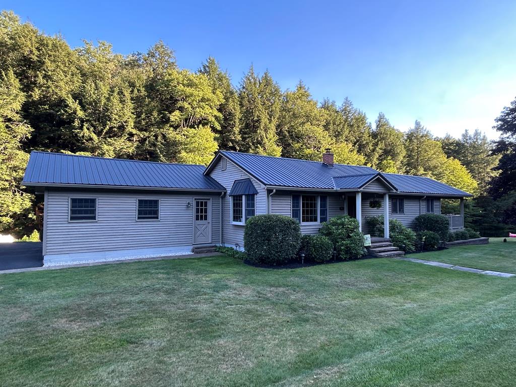 656 North Hollow Road
