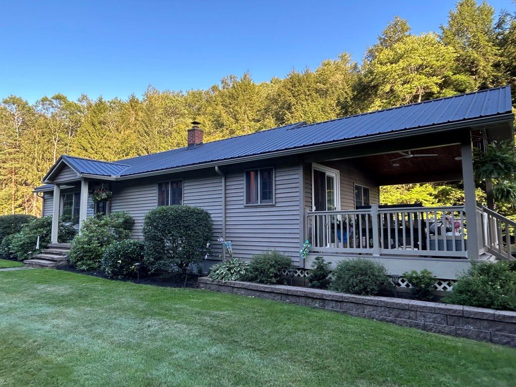 656 North Hollow Road