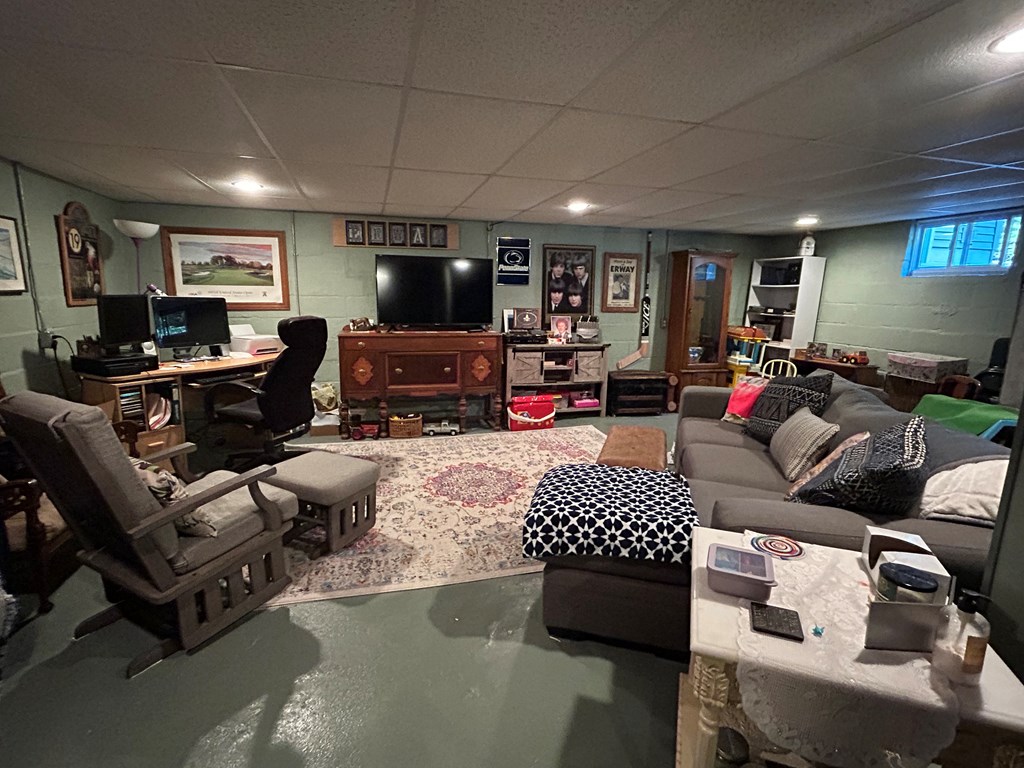 656 North Hollow Road