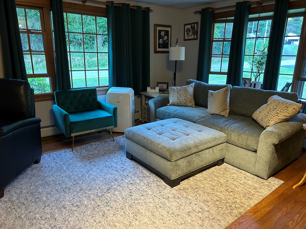 656 North Hollow Road