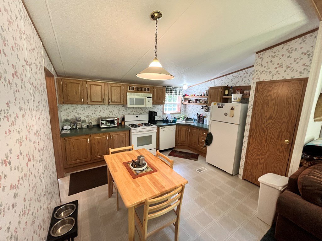 743 Black Diamond Rd