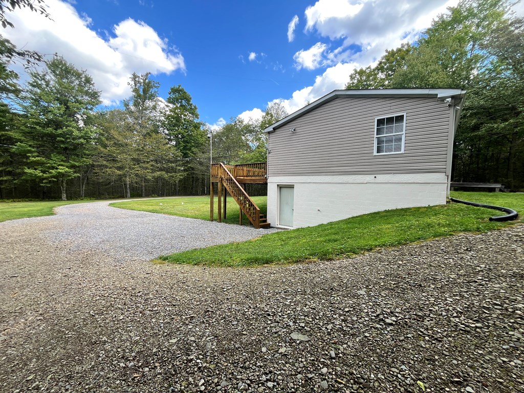 743 Black Diamond Rd