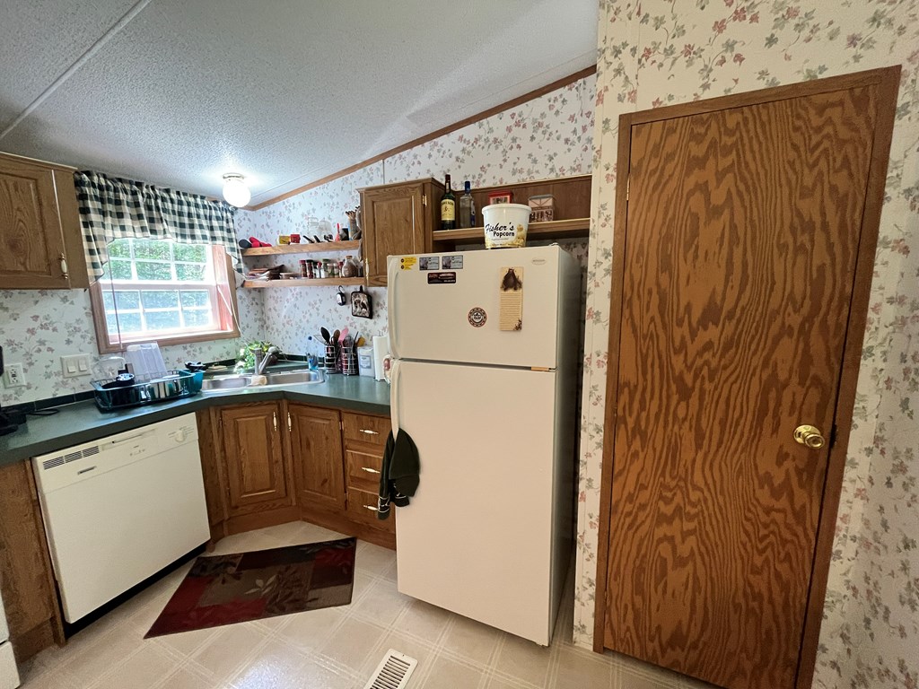 743 Black Diamond Rd