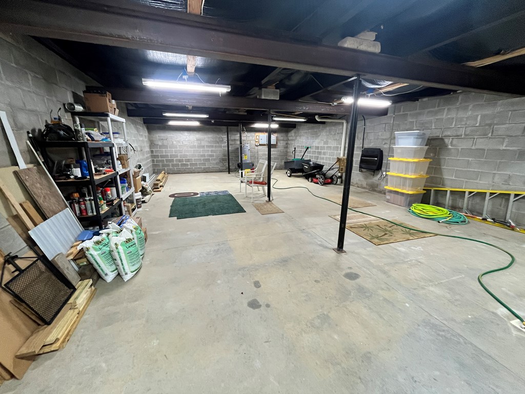 743 Black Diamond Rd