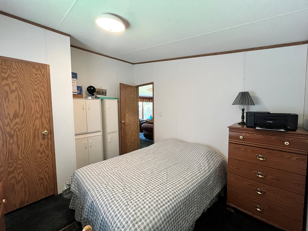 743 Black Diamond Rd