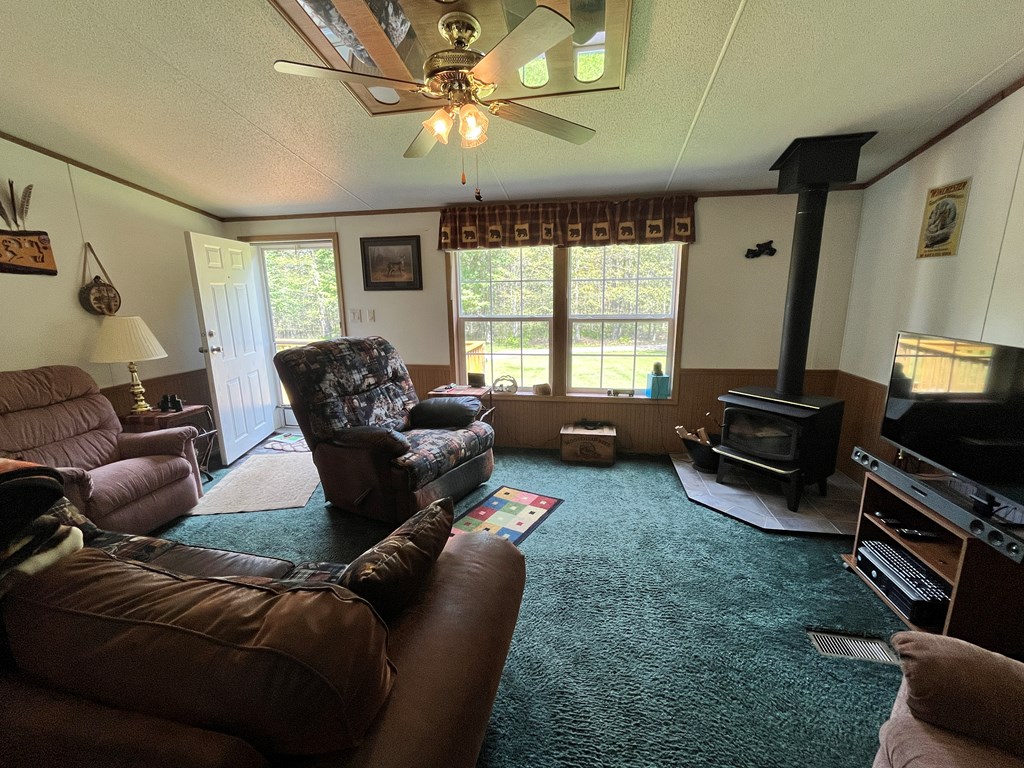 743 Black Diamond Rd
