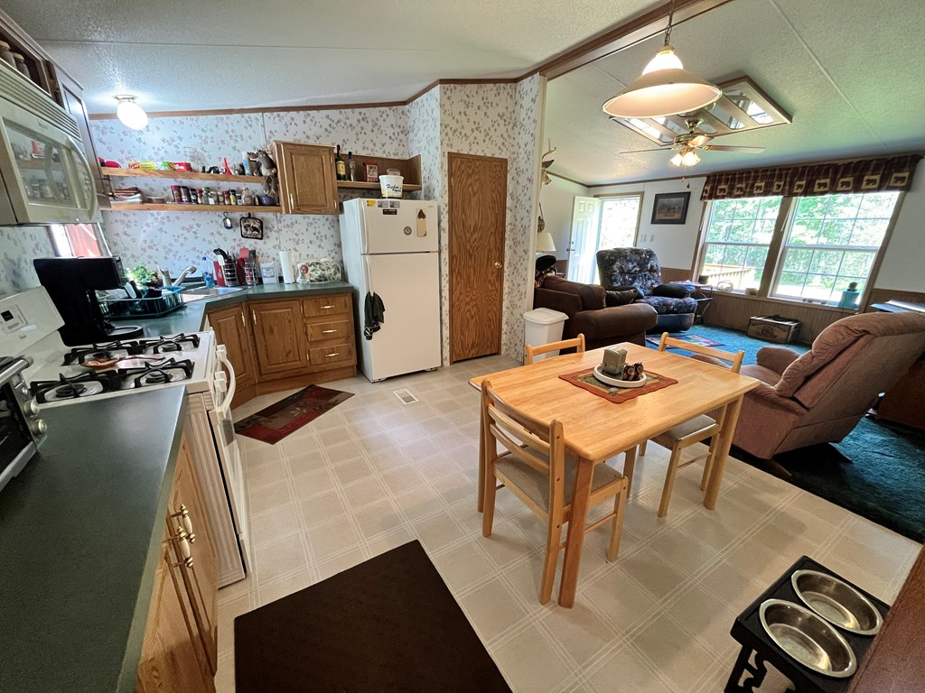 743 Black Diamond Rd