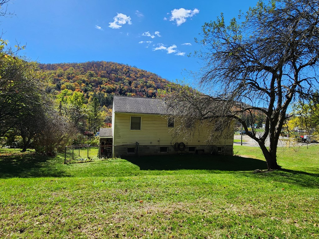 357 E Second St, Coudersport