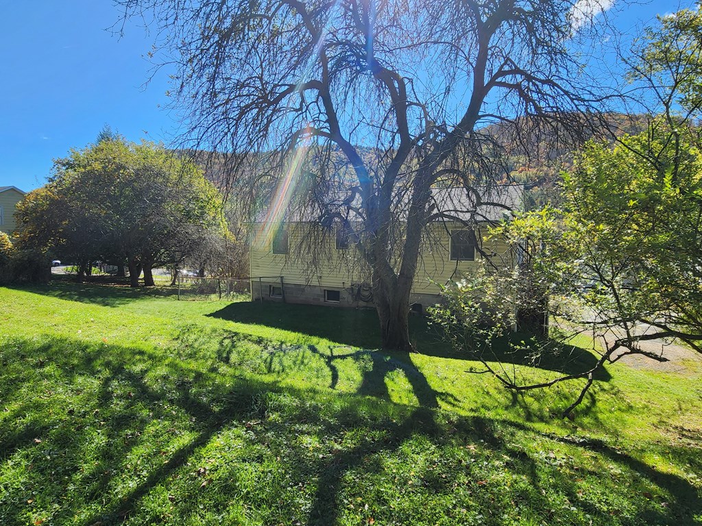 357 E Second St, Coudersport