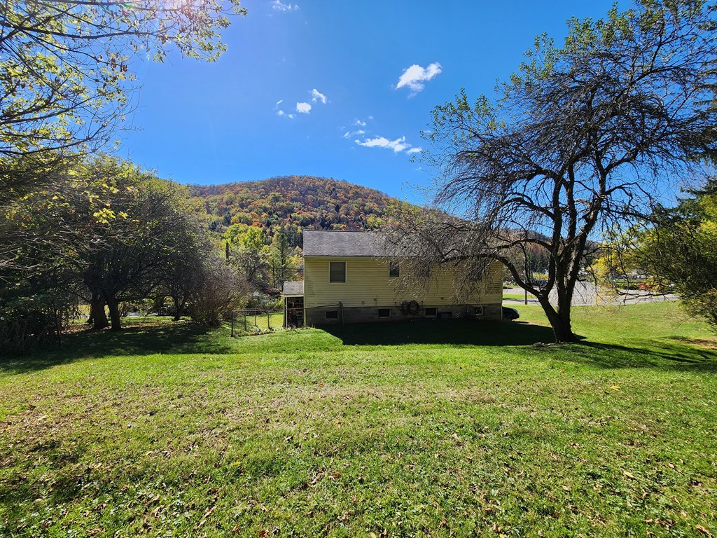 357 E Second St, Coudersport