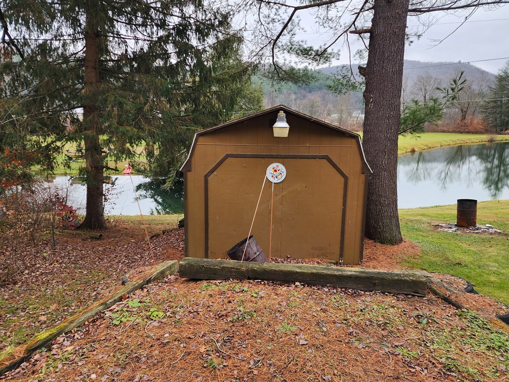 53 Derring Hollow Rd