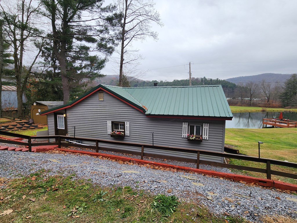 53 Derring Hollow Rd