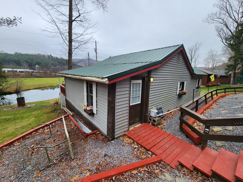 53 Derring Hollow Rd