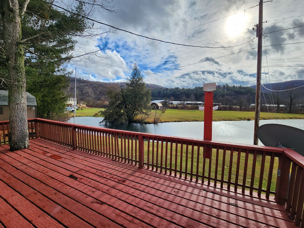 53 Derring Hollow Rd