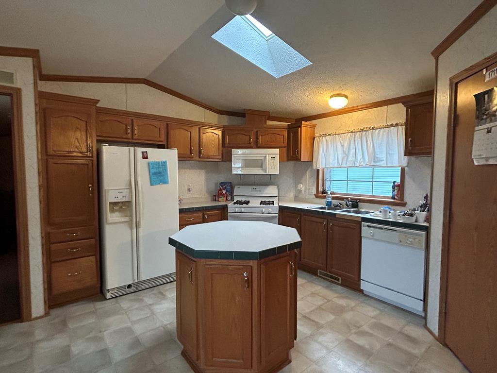 25 Lower Lane, Golden Acres Park