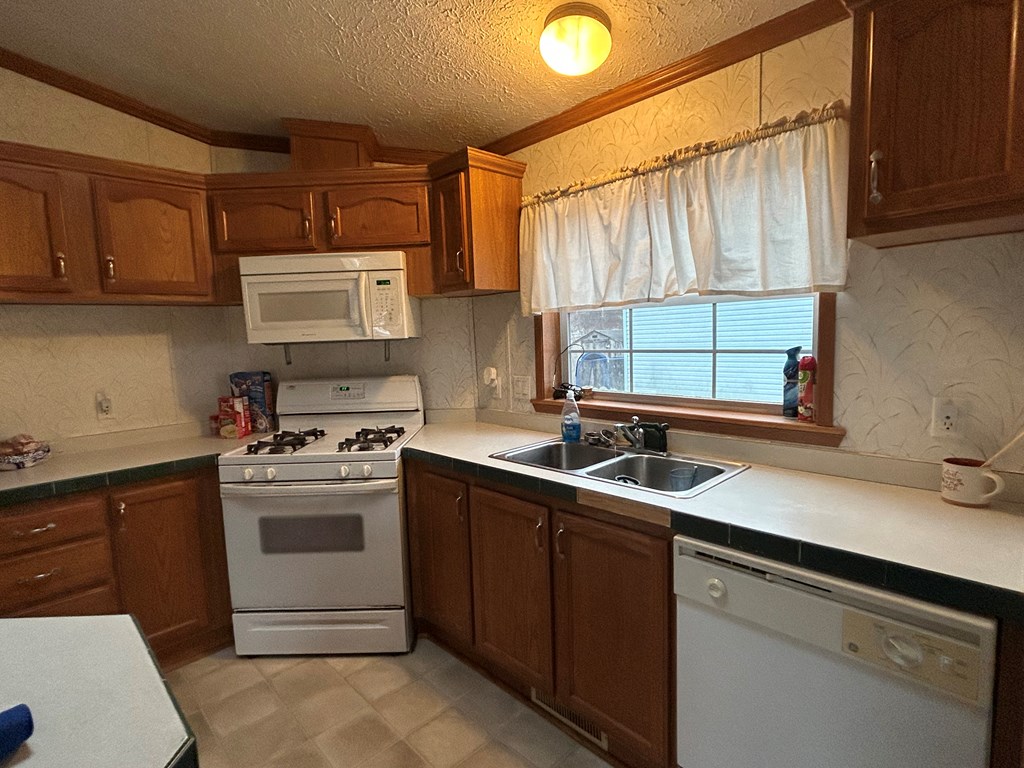 25 Lower Lane, Golden Acres Park