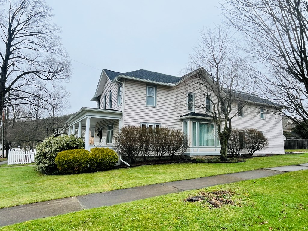 107 Borie St