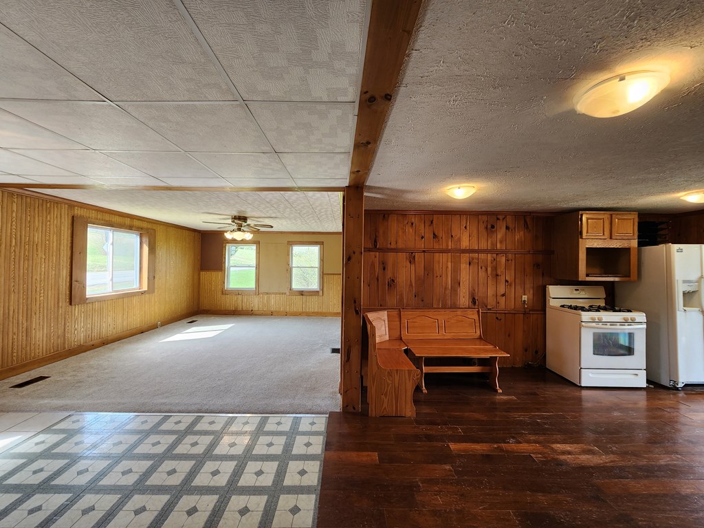 2110 Sr 49 West