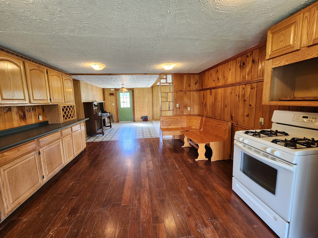 2110 Sr 49 West