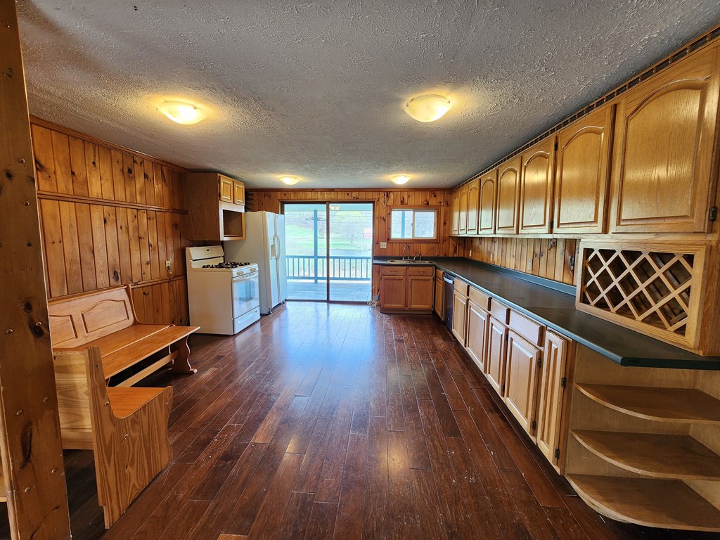 2110 Sr 49 West