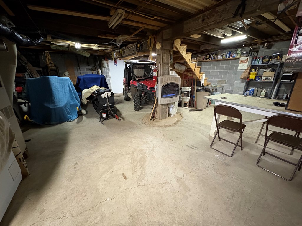 4 Hemlock Ln