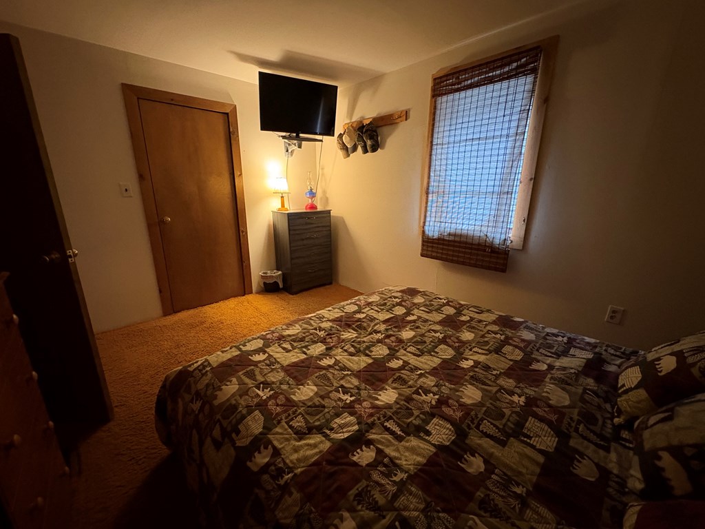 4 Hemlock Ln
