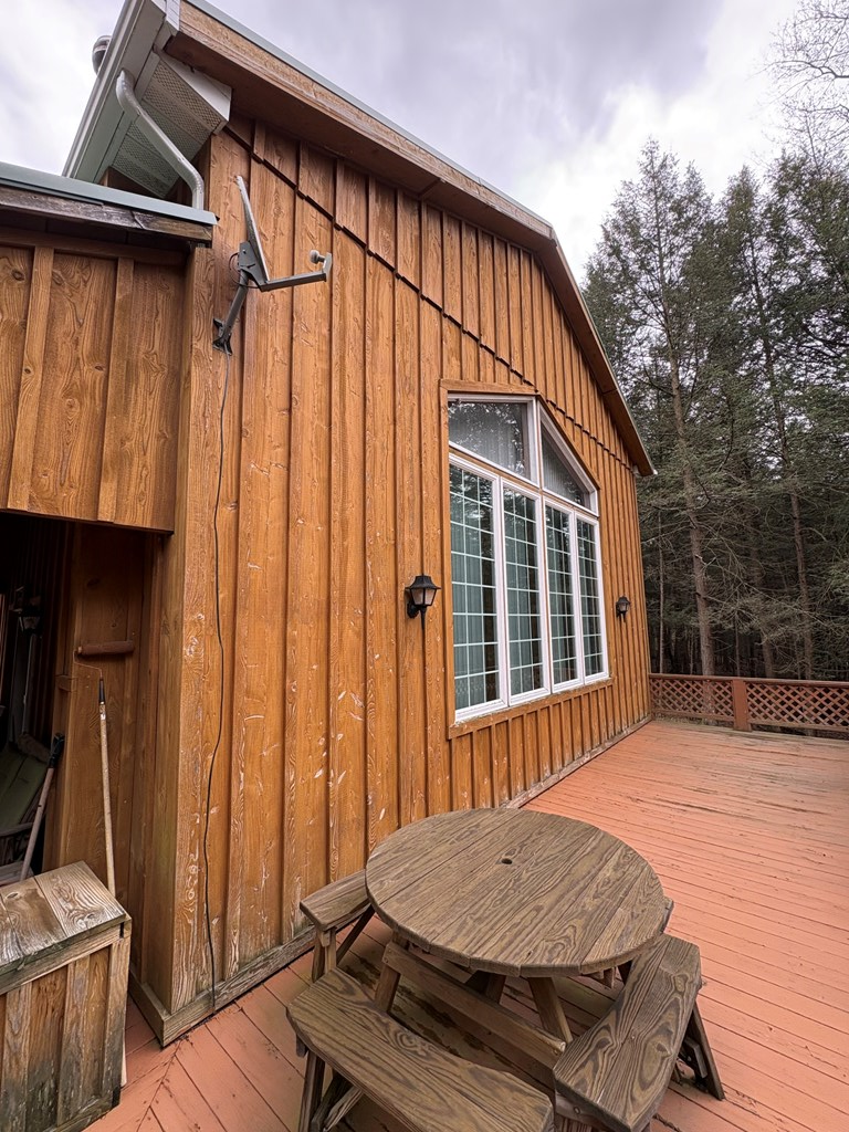 4 Hemlock Ln