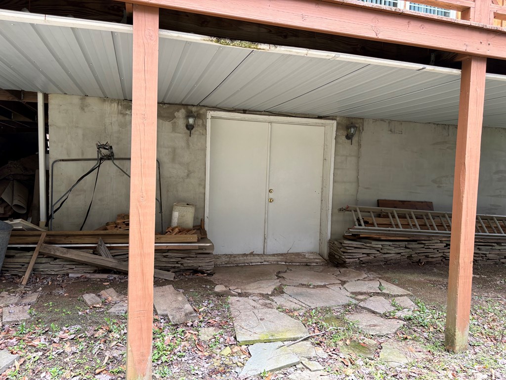 4 Hemlock Ln
