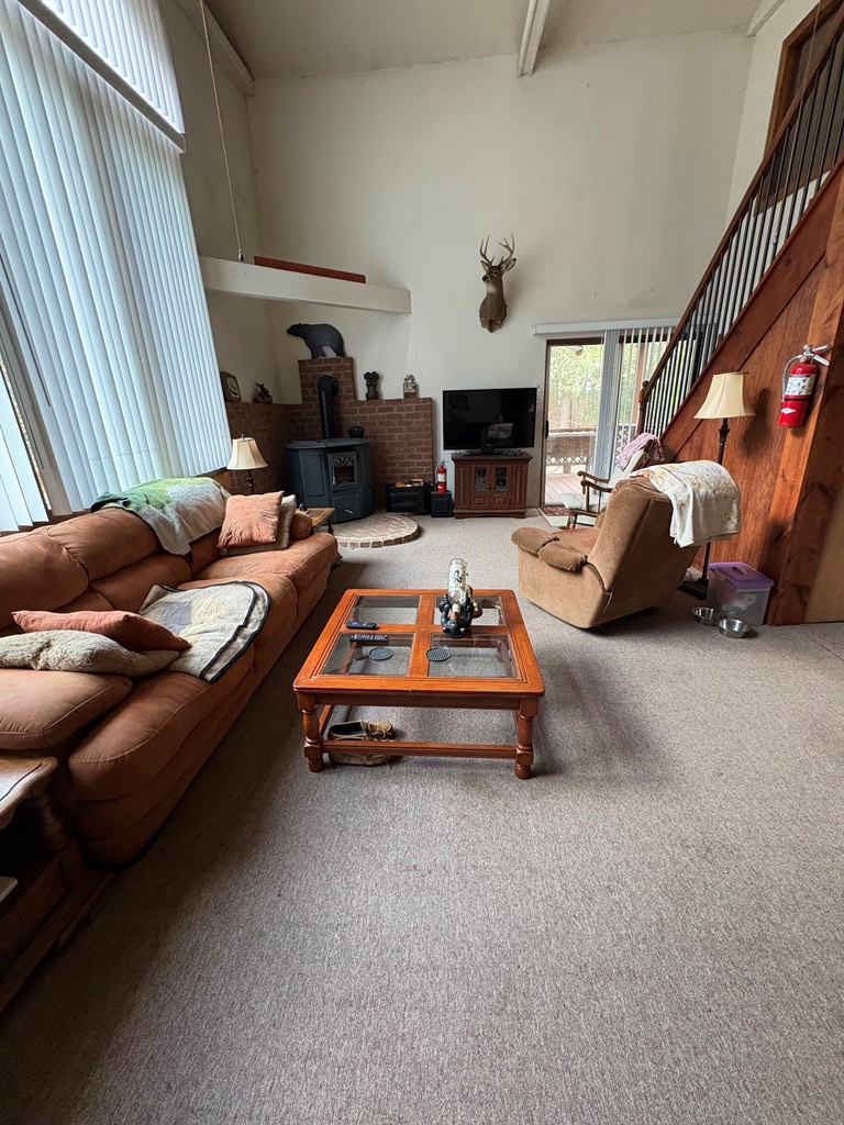 4 Hemlock Ln