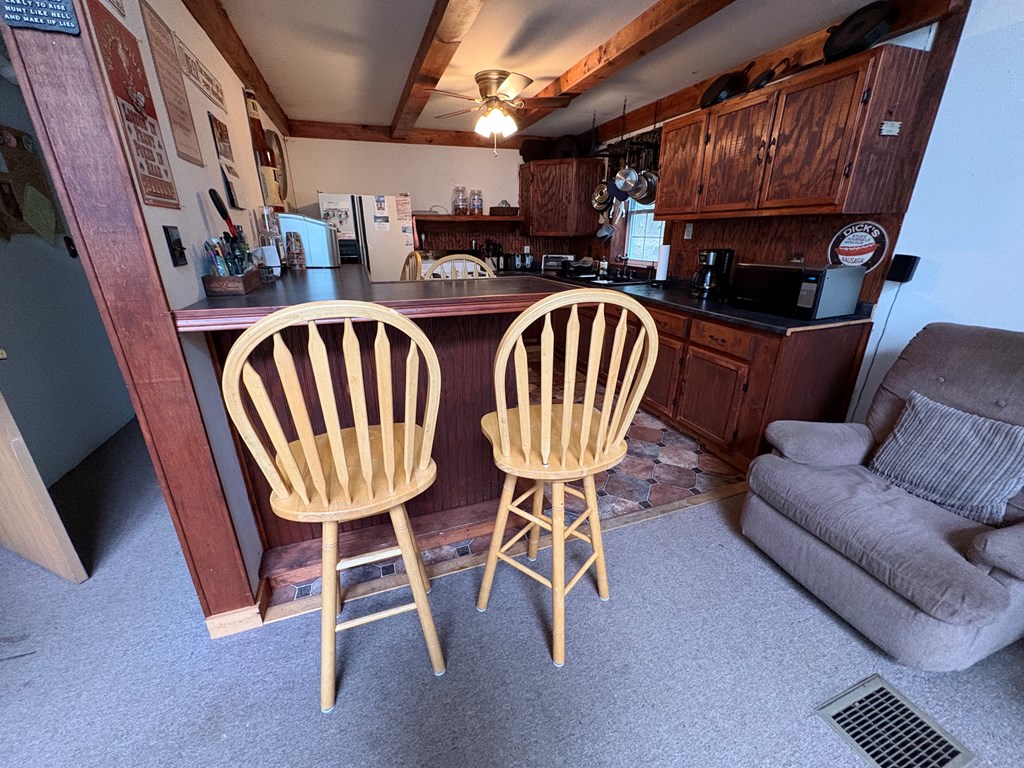 4 Hemlock Ln