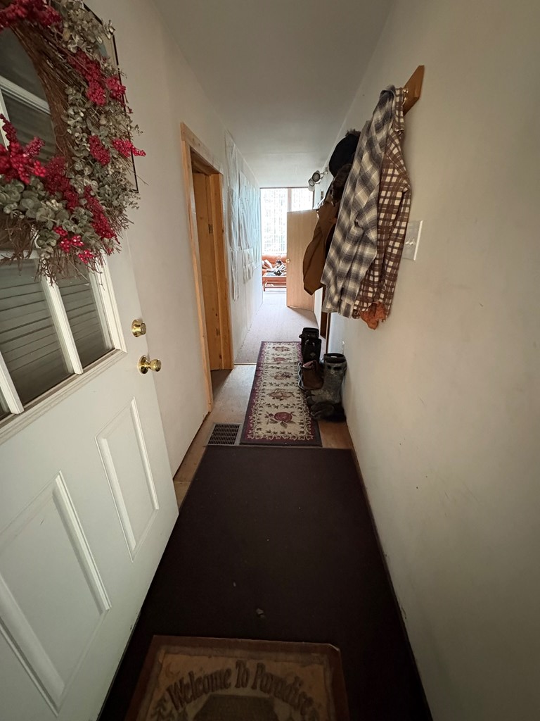 4 Hemlock Ln