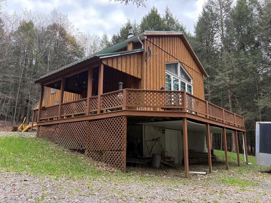 4 Hemlock Ln