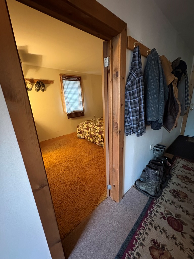 4 Hemlock Ln
