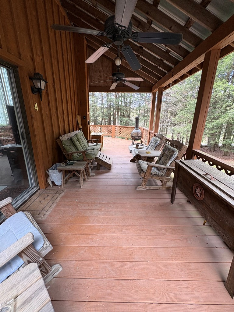 4 Hemlock Ln