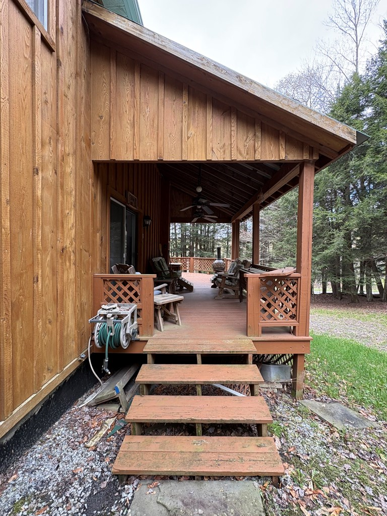 4 Hemlock Ln