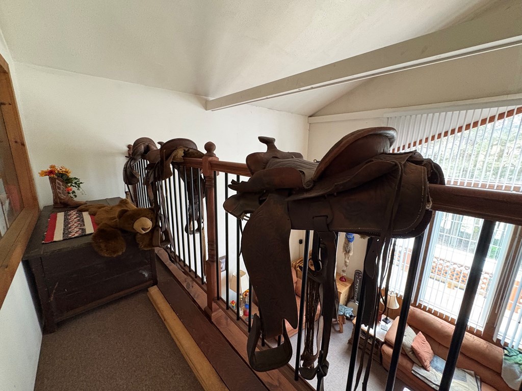 4 Hemlock Ln