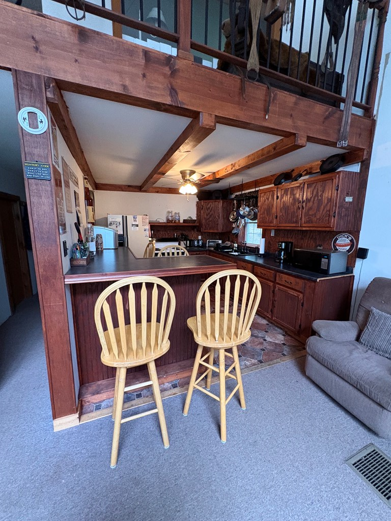 4 Hemlock Ln