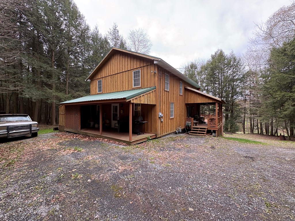 4 Hemlock Ln