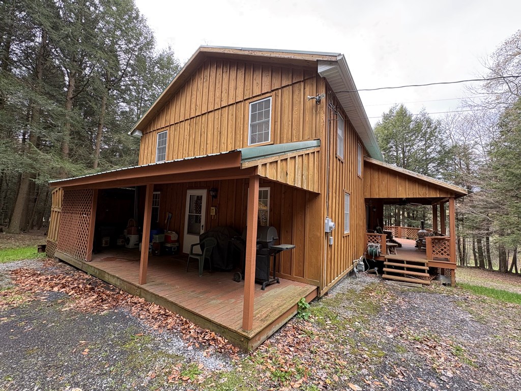 4 Hemlock Ln