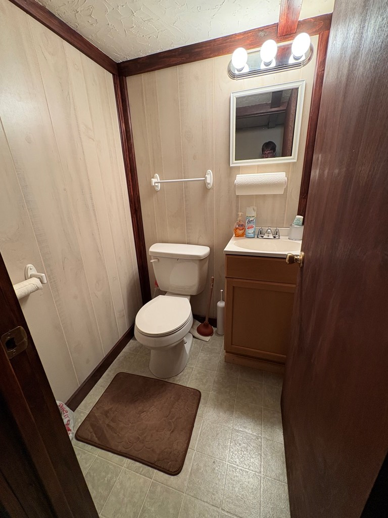 4 Hemlock Ln