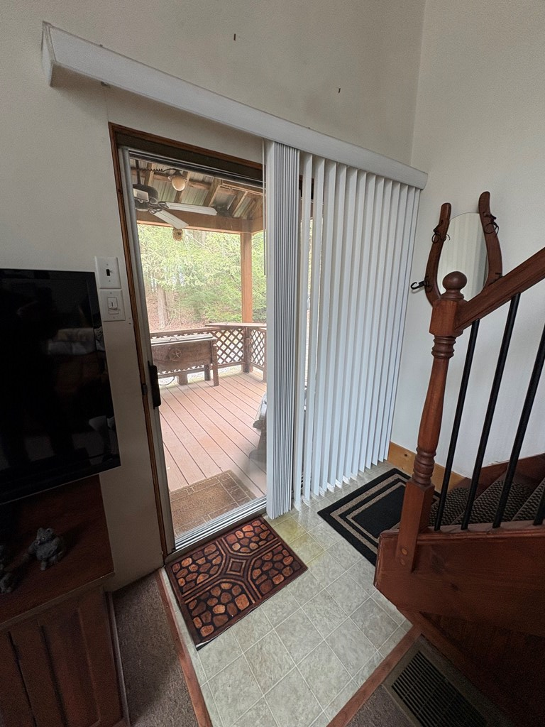 4 Hemlock Ln