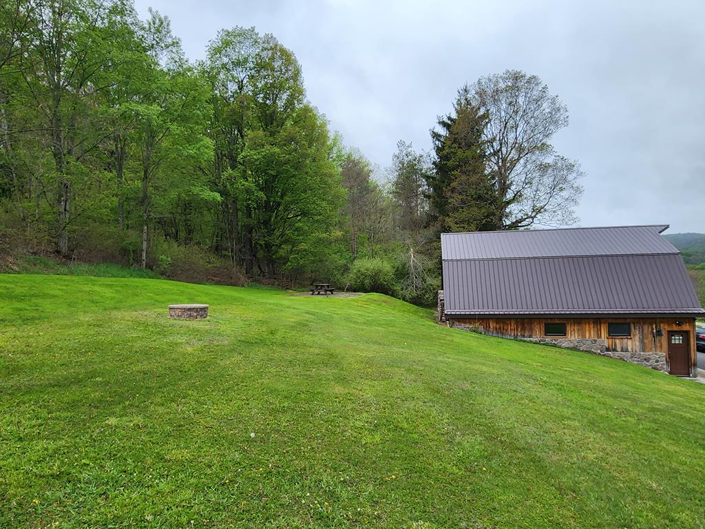 220 Hamilton Run Rd
