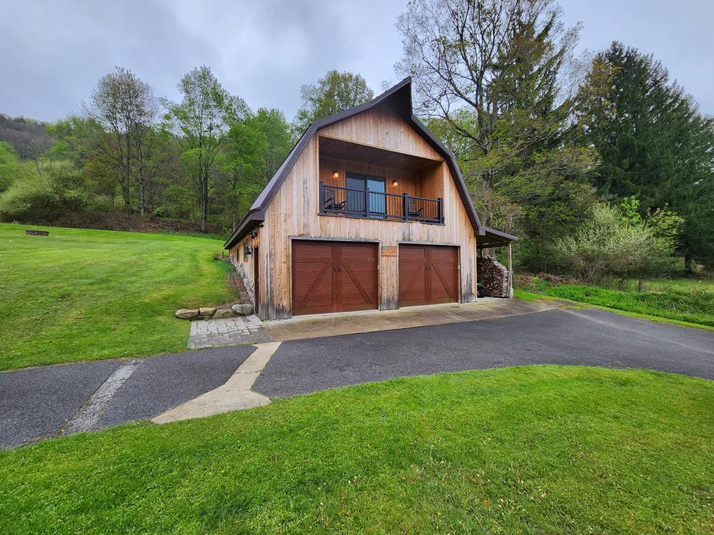 220 Hamilton Run Rd