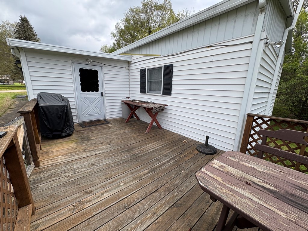 1648 Grover Hollow Rd