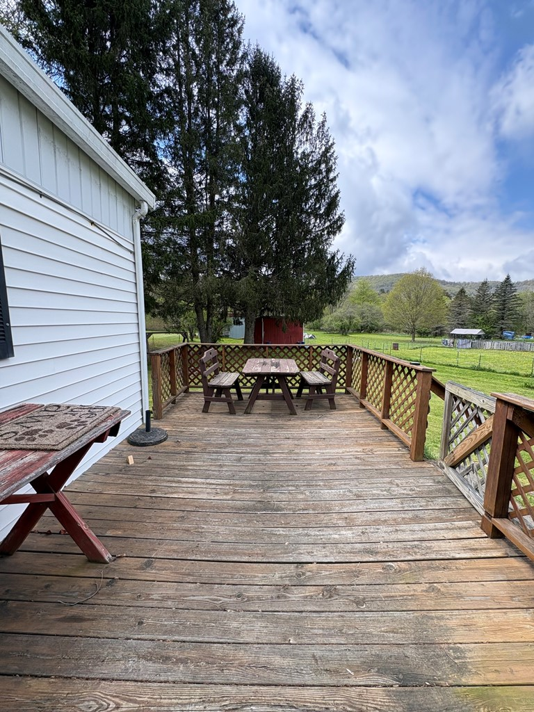 1648 Grover Hollow Rd