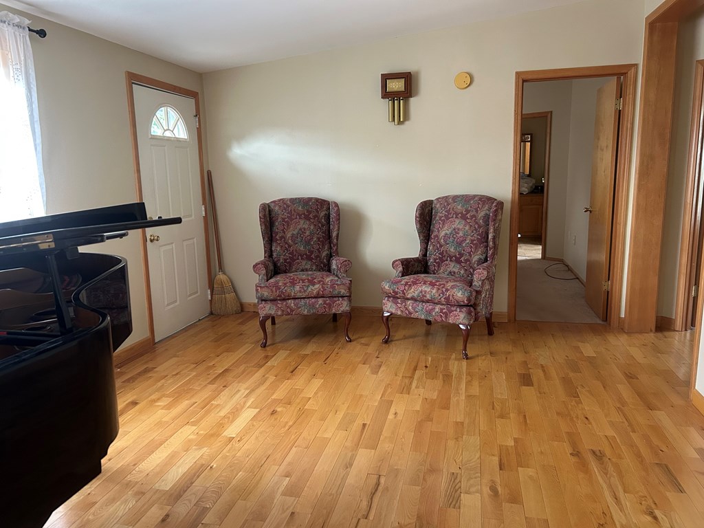8 W Locust Street
